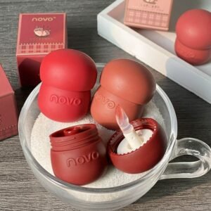 Labial velvet  "milk jar lip mud" by Novo