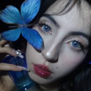 Lentes de contacto azul oscuro